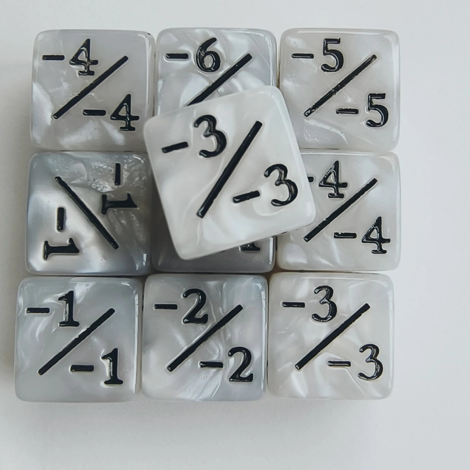 10pcs/set 16mm Three Color Addition Subtraction Positive Negative Symbol Dice Set Dnd D6 Digital Dice for Board Game Wanzhi Card