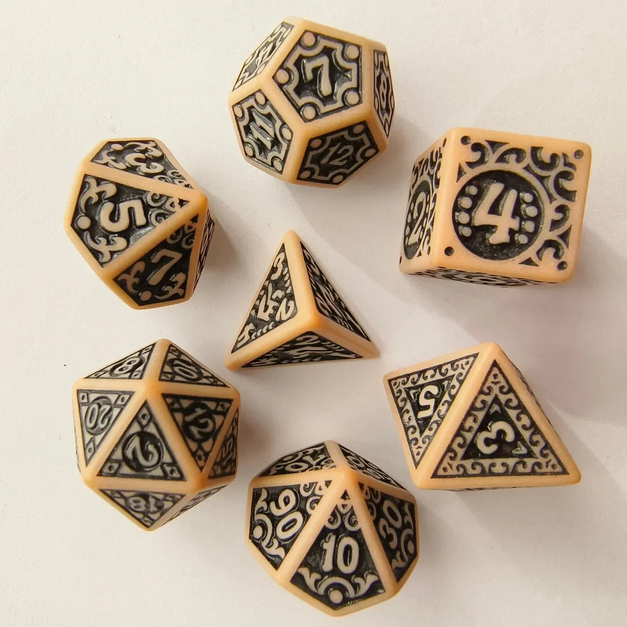 7pcs/set Hollow Acrylic Number Dice for DND Cthulhu COC RPG Board Game Running Team Entertainment Polyhedral Dice DND Dice Set