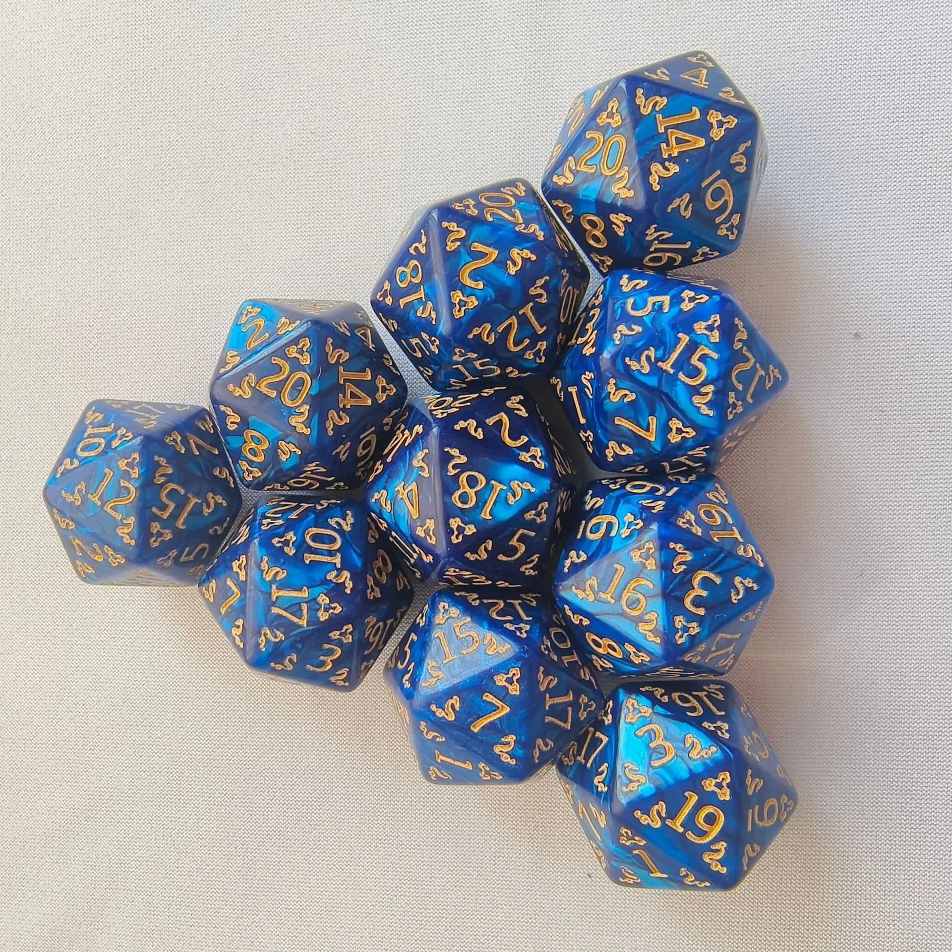 10pcs of  Dragon Pattern Polyhedral Dice Set D20 Number Dice for DND TRPG RPG D20 D12 D10 D8 D6 D4 Table Board Game Dnd Dice Set