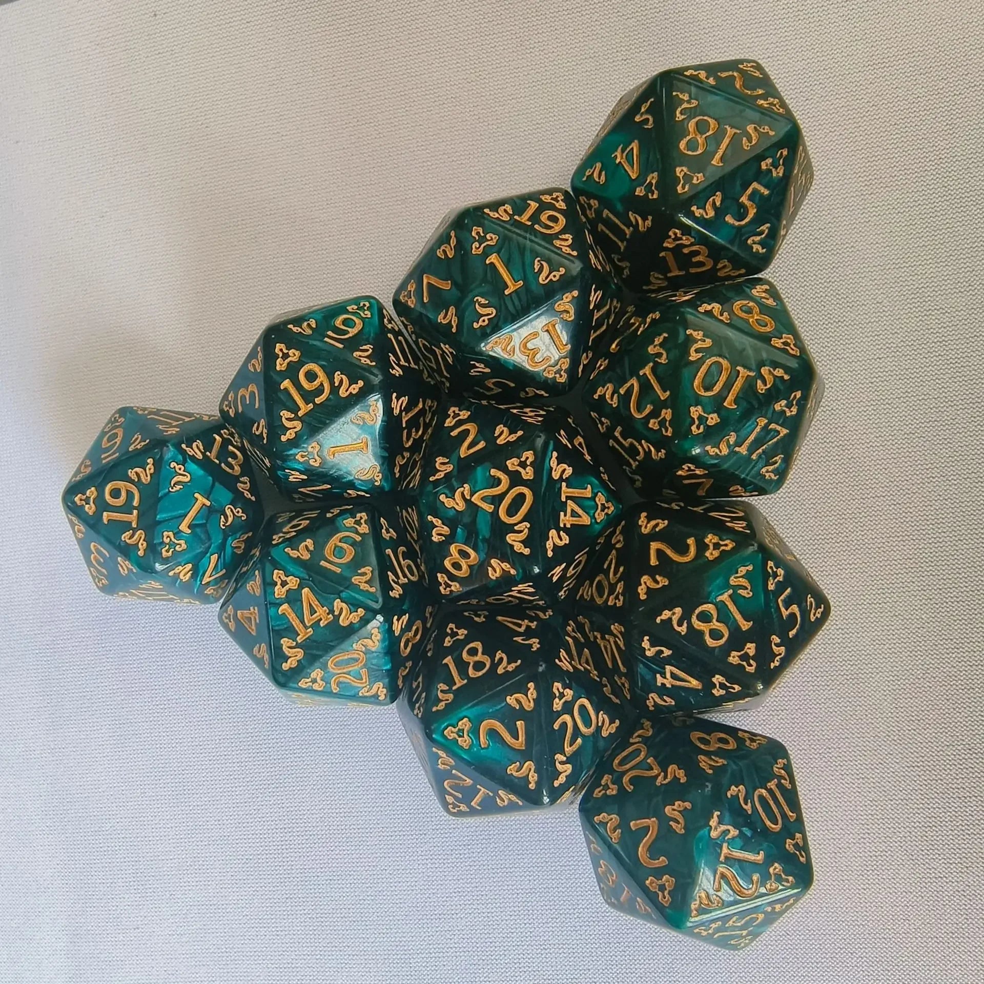 10pcs of  Dragon Pattern Polyhedral Dice Set D20 Number Dice for DND TRPG RPG D20 D12 D10 D8 D6 D4 Table Board Game Dnd Dice Set